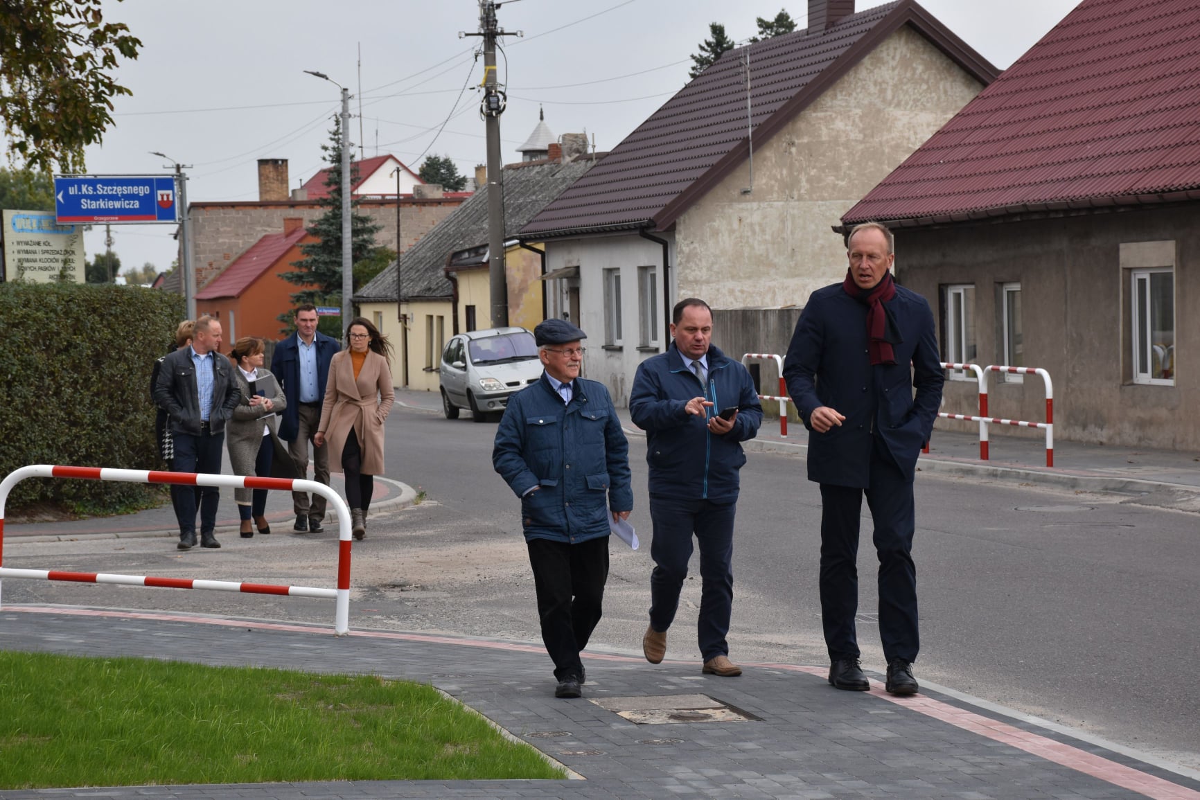 Odbiór chodnika na ul. Uniejowskiej w Grzegorzewie