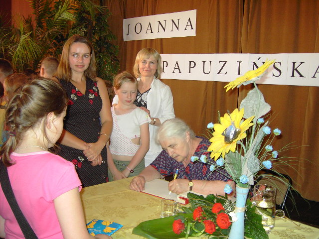 Spotkanie dzieci z pisarką prof. J. Papuzińską