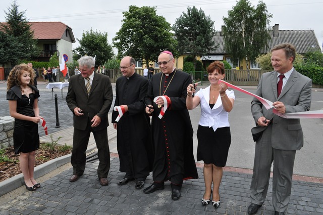Uroczyste poświęcenie placu w Barłogach